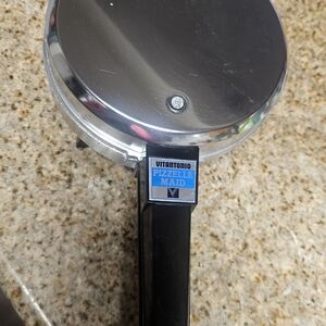 Pizzelle Maid Silver and Black Appliance